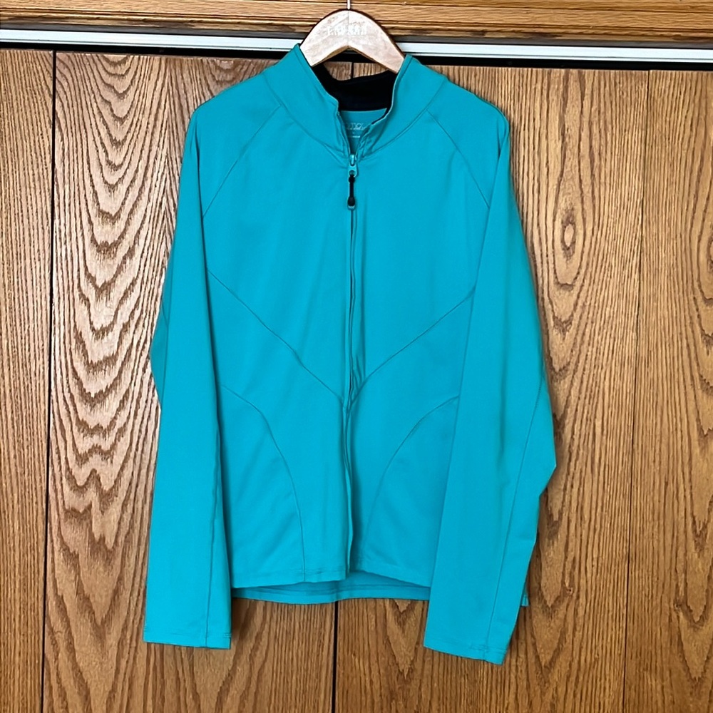 In motion Women’s Athletic Zip up. Size XL.